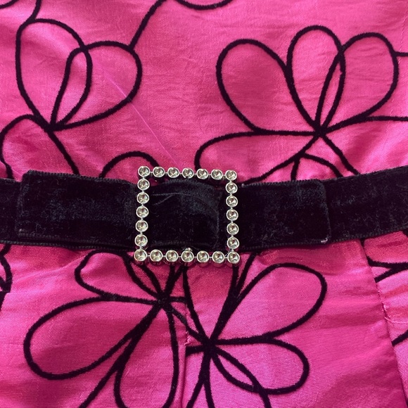 Beautiful, Pink kids party dress with accents in black girls size 6 - Picture 3 of 10